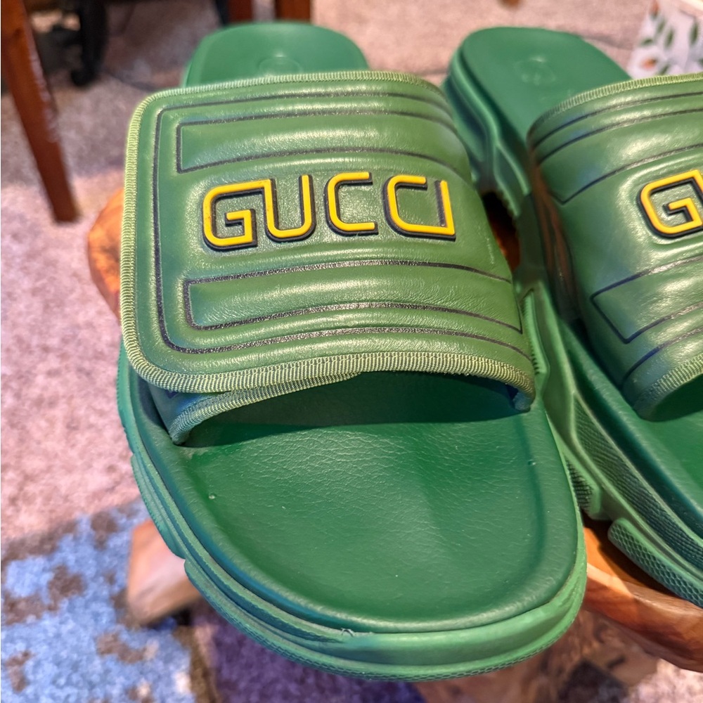 Reposh Gucci Emerald Green and yellow Slide Sandals. - Picture 4 of 8